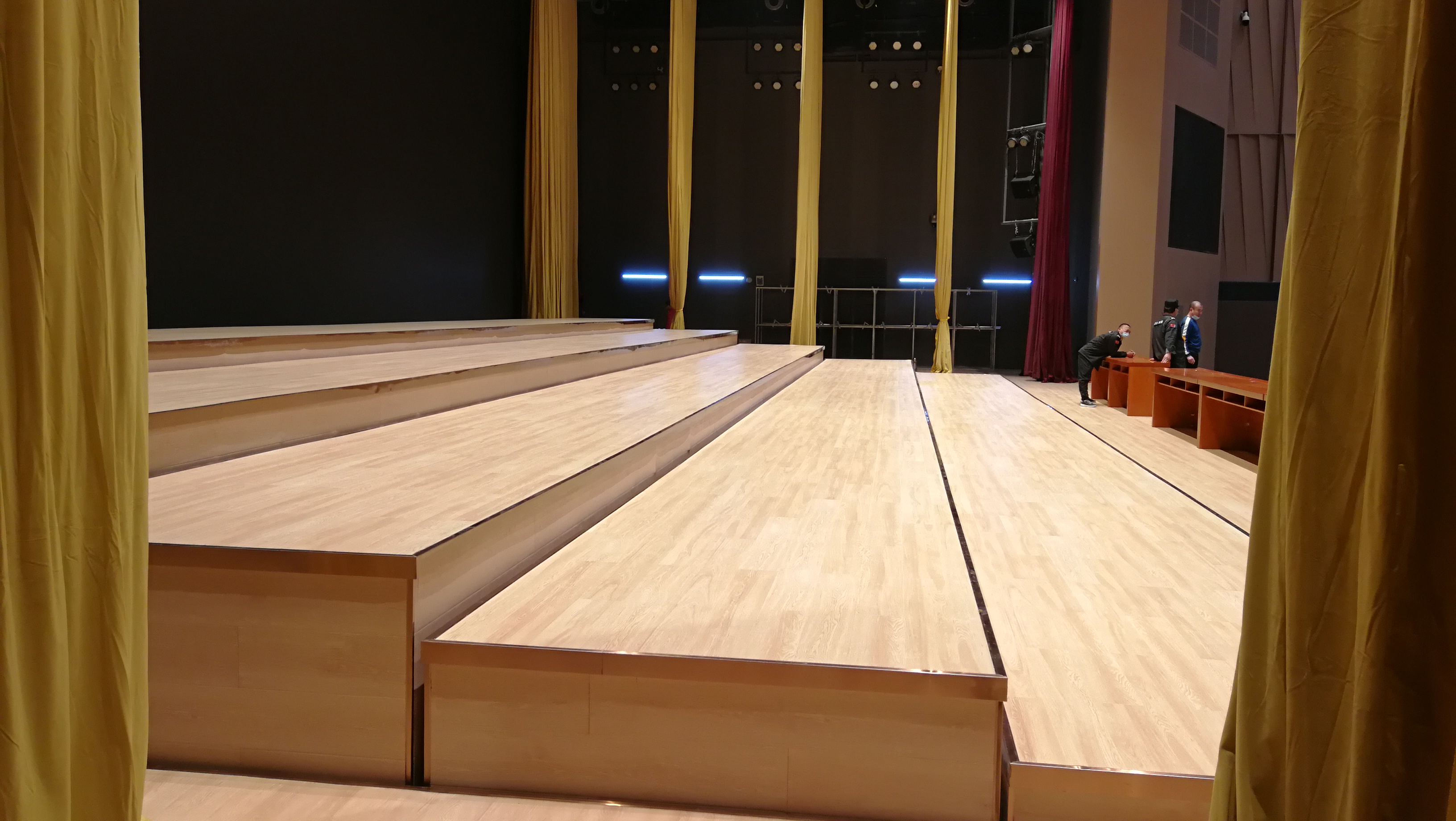 山東濱州市黃河三角洲農(nóng)產(chǎn)品交易服務(wù)中心劇場(chǎng)順利竣工