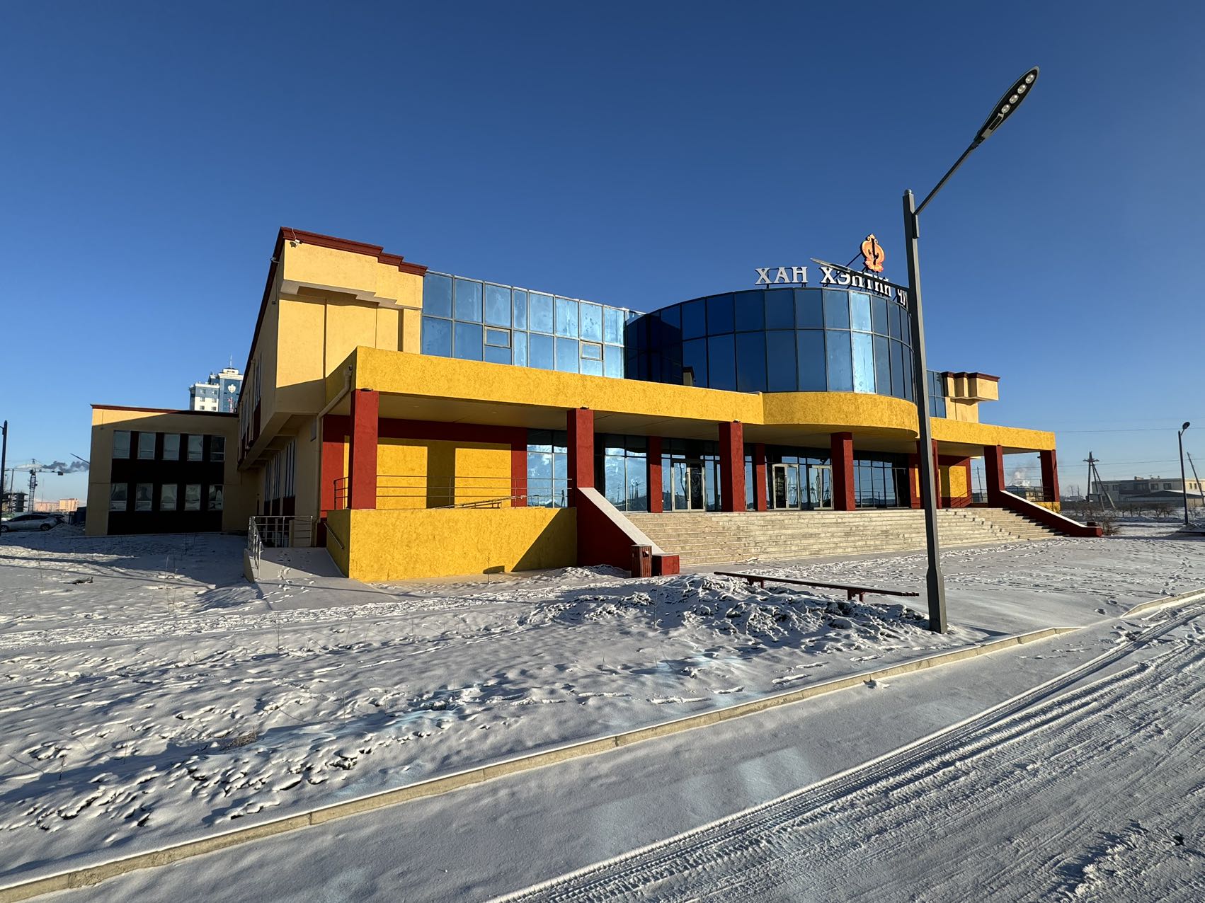 蒙古國(guó)-肯特會(huì)議中心劇院——舞臺(tái)機(jī)械、燈光、音響、LED屏